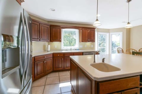 Spacious kitchen with an island counter!