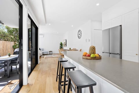 Apartment, 2 Bedrooms | Private kitchen | Electric kettle, toaster