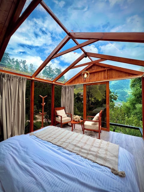 Luxury Cabin, Mountain View | 1 bedroom, Egyptian cotton sheets, premium bedding, desk