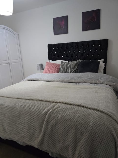 House | 1 bedroom, free WiFi, bed sheets