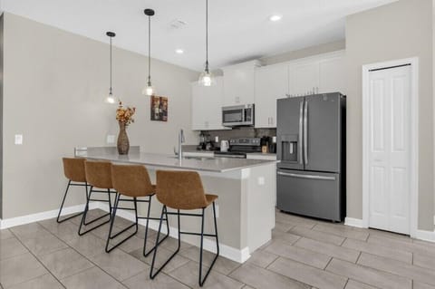 4935 Windermere Ave (6).jpg