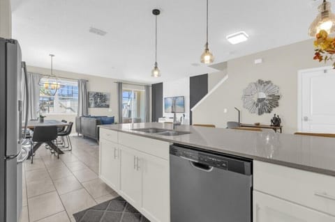 4935 Windermere Ave (8).jpg