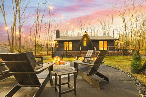 Welcome to El Ranchito, a modern black cabin oasis in the peaceful Poconos.