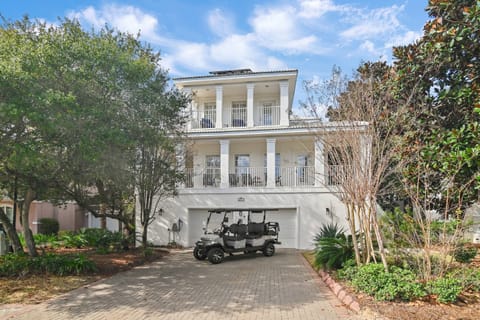 Enjoy our Beautiful "Casa Beachy Blanca" in our exclusive Destiny Neighborhood ~ Formerly the Pink Sandcastle