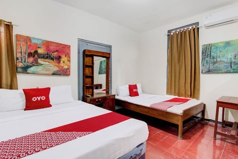Economy Single Room | Free WiFi, bed sheets