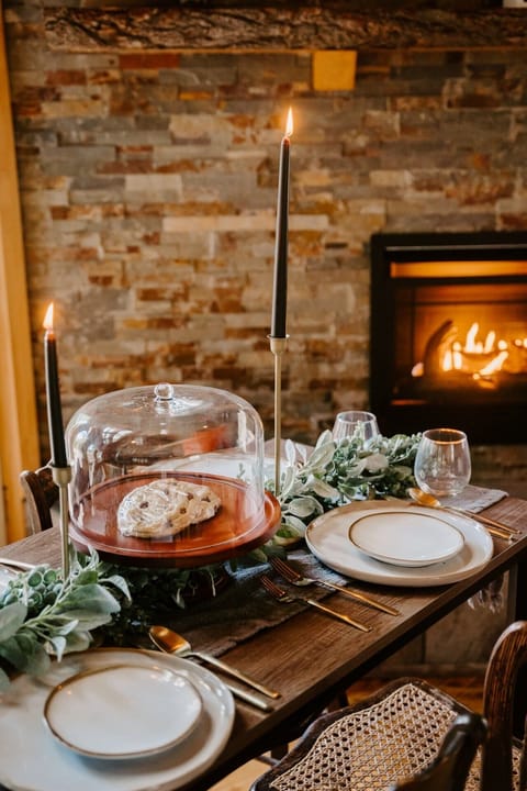 Evenings at SkyView Treehouse are meant to be savored — candlelit dinners, crackling fires, and sweet moments shared.