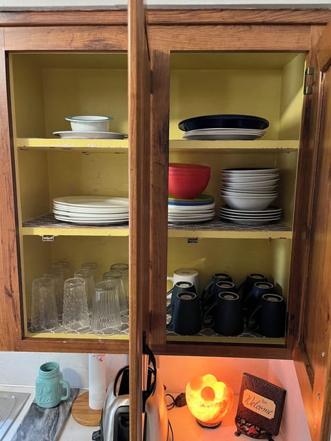 Table settings sufficient for the entire group!