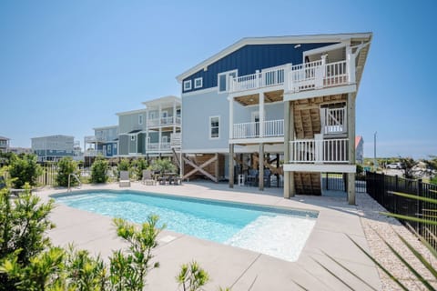 Exterior - Back / Pool Area