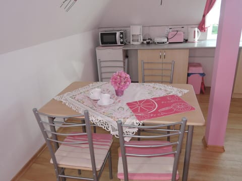 Apartment | Private kitchen | Electric kettle, toaster