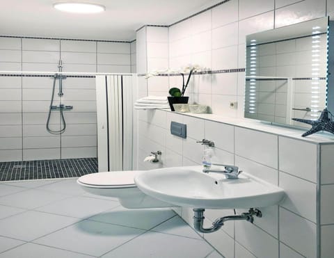 Apartment | Bathroom