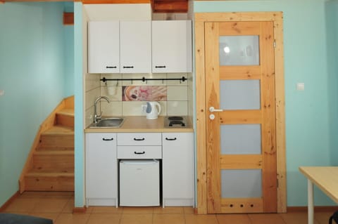 House | Private kitchen | Electric kettle, highchair