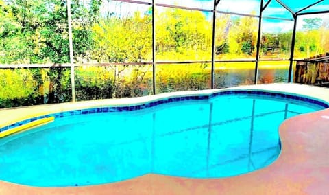 Private pool overlooking Conservation Nature reserve
