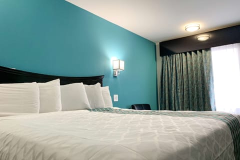 Desk, laptop workspace, free WiFi, bed sheets