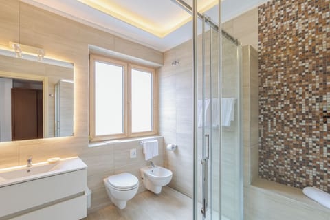 Camera Family | Bathroom | Free toiletries, hair dryer, bidet, towels