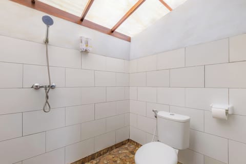 Basic Double Room, Valley View | Bathroom | Soap, toilet paper