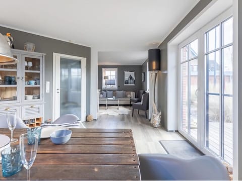 House | Dining