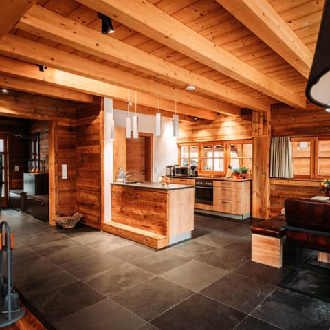 Chalet | Private kitchen | Highchair