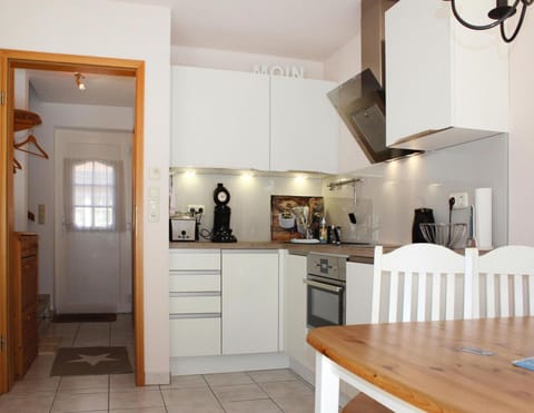 House | Private kitchen | Electric kettle, toaster, highchair