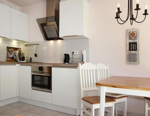 House | Private kitchen | Electric kettle, toaster, highchair