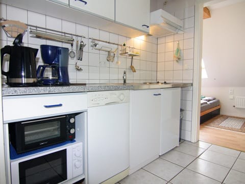 Apartment | Private kitchen | Toaster, highchair