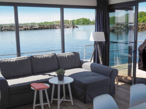 Mobile Home | Living room