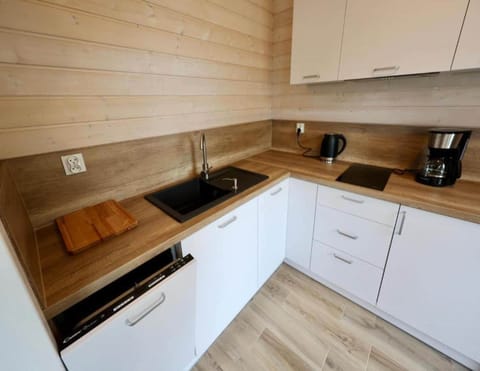 House | Private kitchen | Electric kettle, toaster, highchair