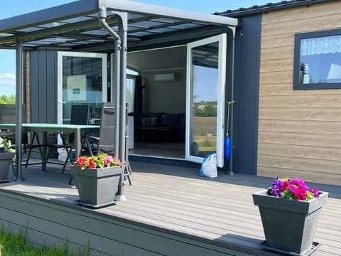 House | Balcony