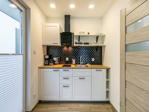 House | Private kitchen | Electric kettle, toaster, highchair