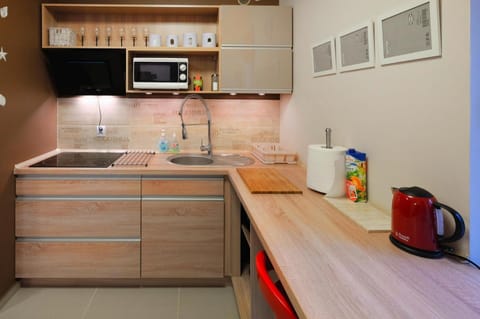 House | Private kitchen | Electric kettle, toaster