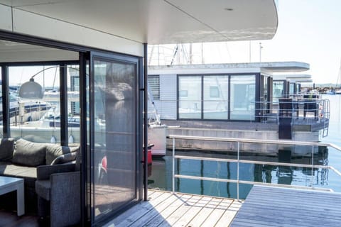 Mobile Home | Balcony