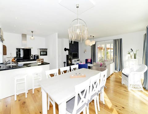 Apartment | Dining