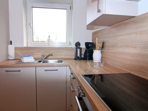 House | Private kitchen | Electric kettle, toaster, highchair