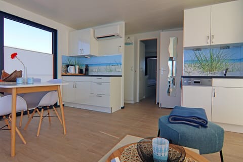 Mobile Home | Dining