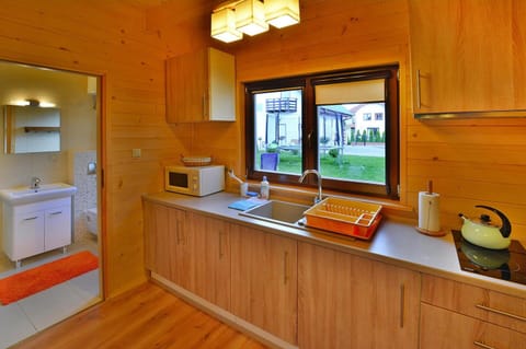 House | Private kitchen | Electric kettle, highchair