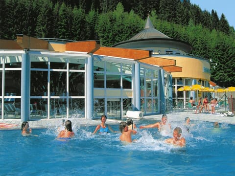 Apartment | Pool | Outdoor pool
