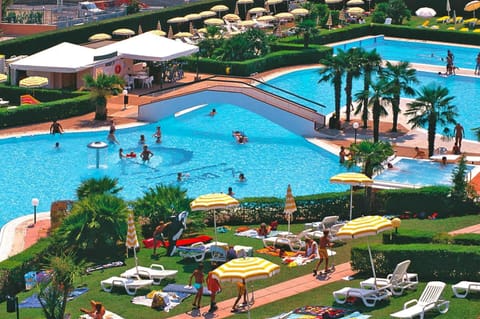 Apartment | Pool | Outdoor pool