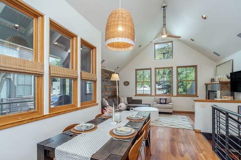 Townhome, 2 Bedrooms | Private kitchen | Fridge, oven, coffee/tea maker, toaster
