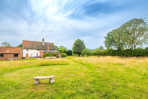 Cutbush Farm House, Hingham: An idyllic Norfolk retreat