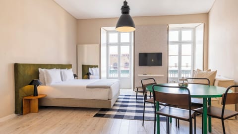 Basic Studio | In-room safe, iron/ironing board, free WiFi