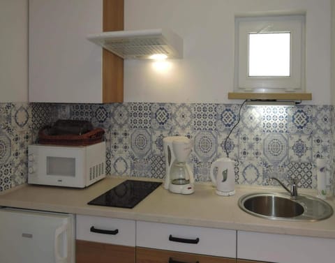 House | Private kitchen | Electric kettle, highchair