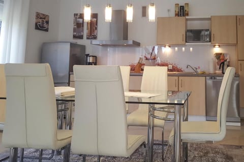 House | Private kitchen | Electric kettle, toaster, highchair