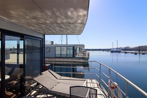 Mobile Home | Balcony