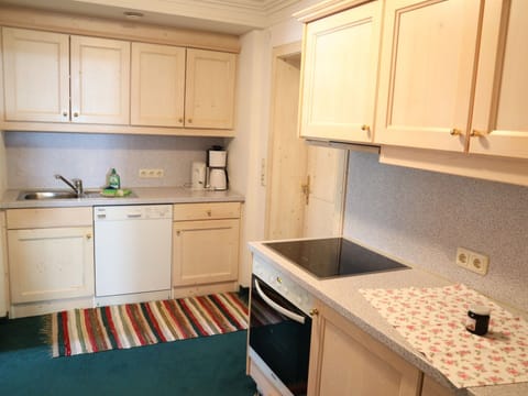 Apartment | Private kitchen | Stovetop