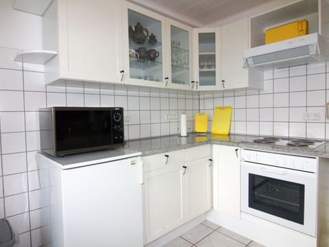 Apartment | Private kitchen | Toaster, highchair