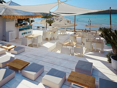 Apartment | Outdoor dining