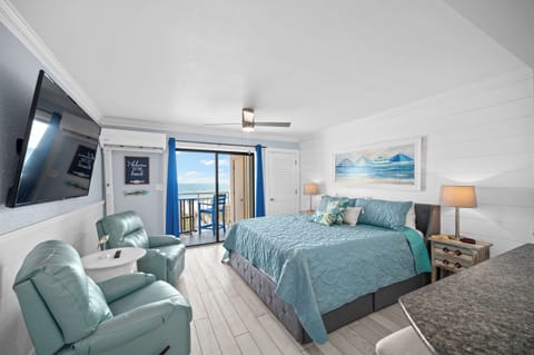 King Bed & Recliners