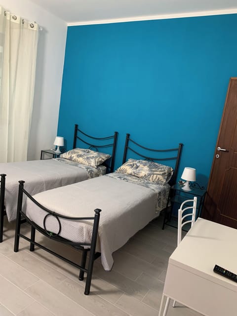 Standard Twin Room, Private Bathroom | Desk, laptop workspace, free WiFi