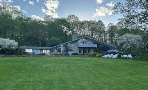 Full frontal of Oak Manor in all its glory