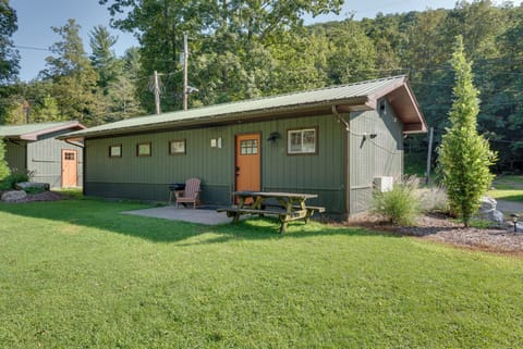 Hillsgrove Vacation Rental | 2BR | 1BA | 640 Sq Ft | Small Step to Enter