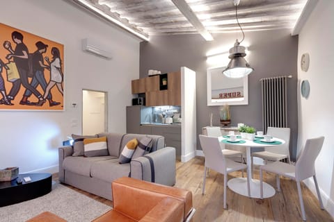 Apartment | Private kitchenette | Full-size fridge, microwave, oven, stovetop